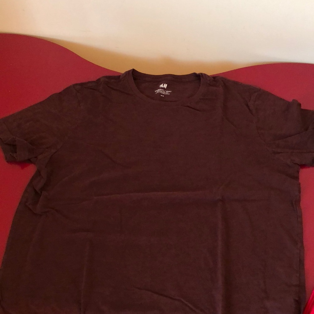 H&M crew neck in red